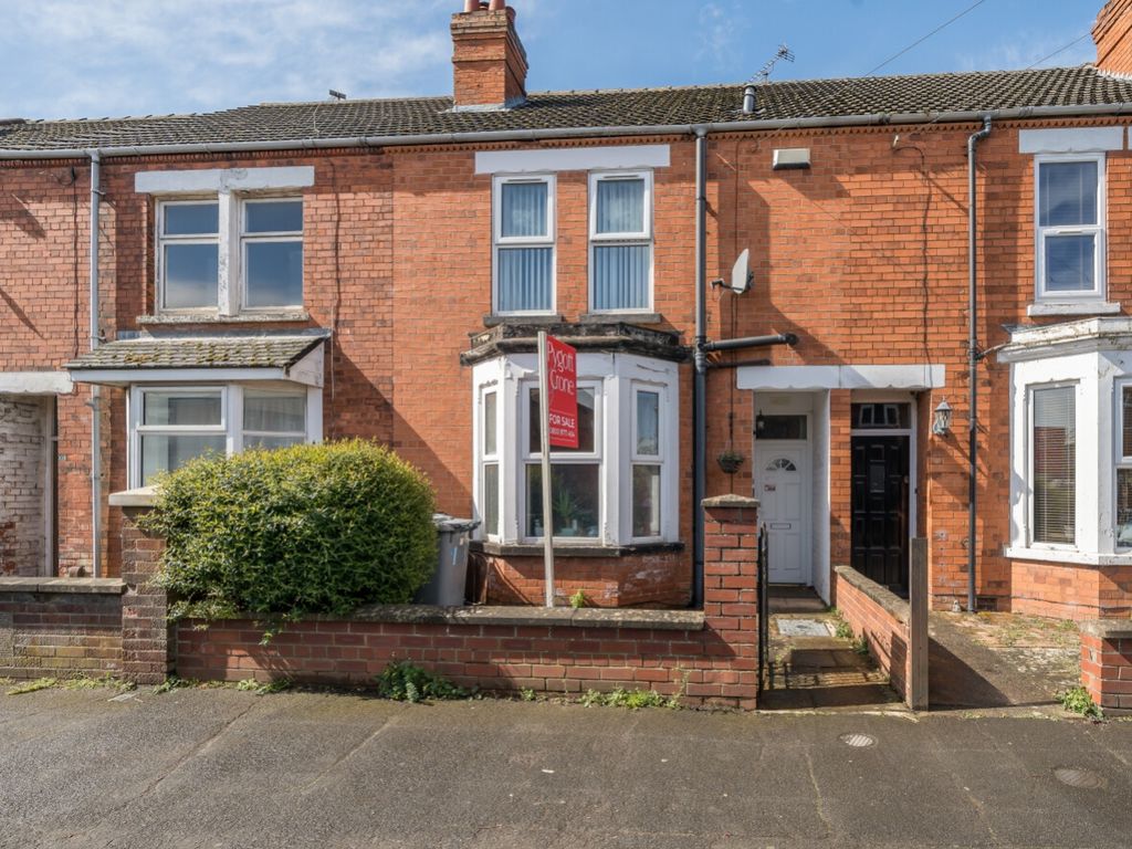 3 bed terraced house for sale in Huntingtower Road, Grantham