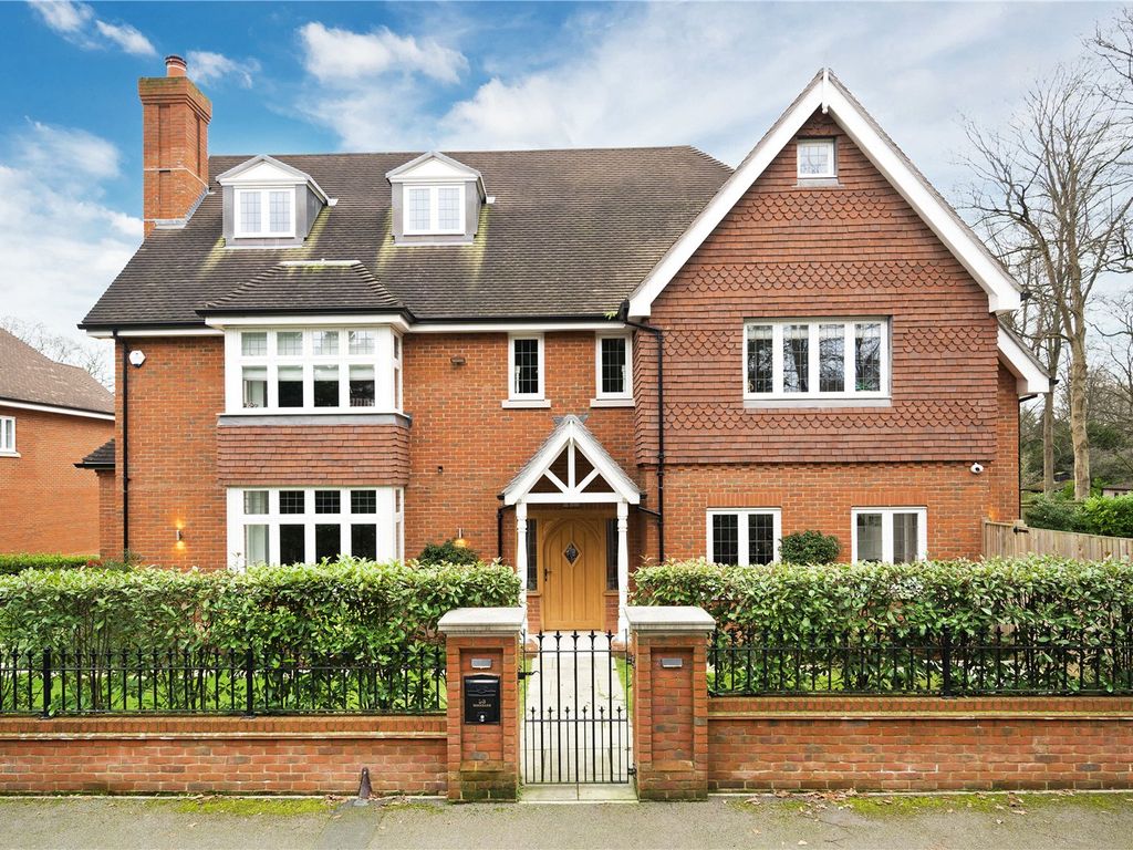 5 bed detached house for sale in Burwood Park Road, Hersham, WaltonOnThames, Surrey KT12, £