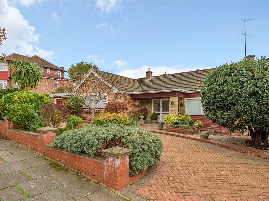 3 bed bungalow for sale in Belmont Avenue, Cockfosters, EN4 Zoopla