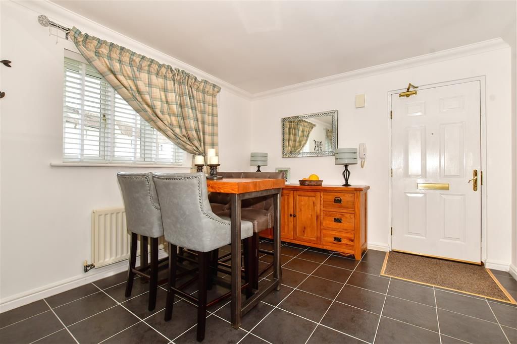 2 bed property for sale in Medway Court, Aylesford, Kent ME20, £260,000 Zoopla