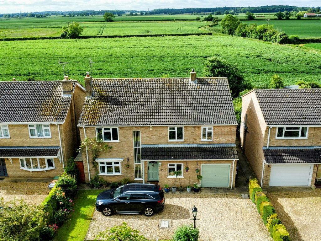 4 bed detached house for sale in Glinton Road, Helpston, Peterborough