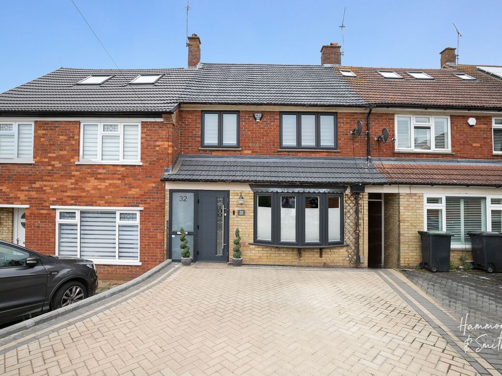 3 bed terraced house for sale in Wheelers, Epping CM16 Zoopla
