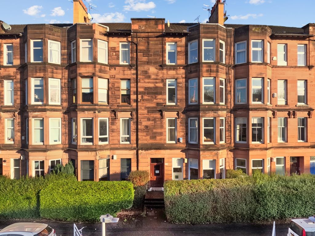 1 bed flat for sale in Tantallon Road, Shawlands, Glasgow G41, £149,000