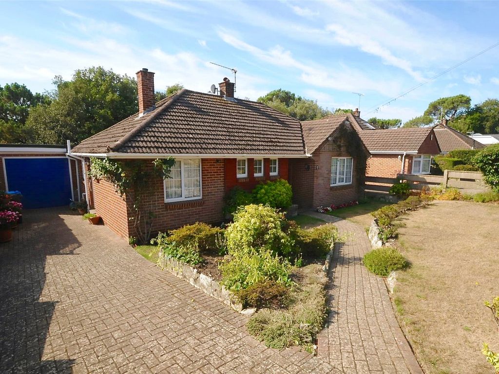3 bed bungalow for sale in Inverclyde Road, Lower Parkstone, Poole