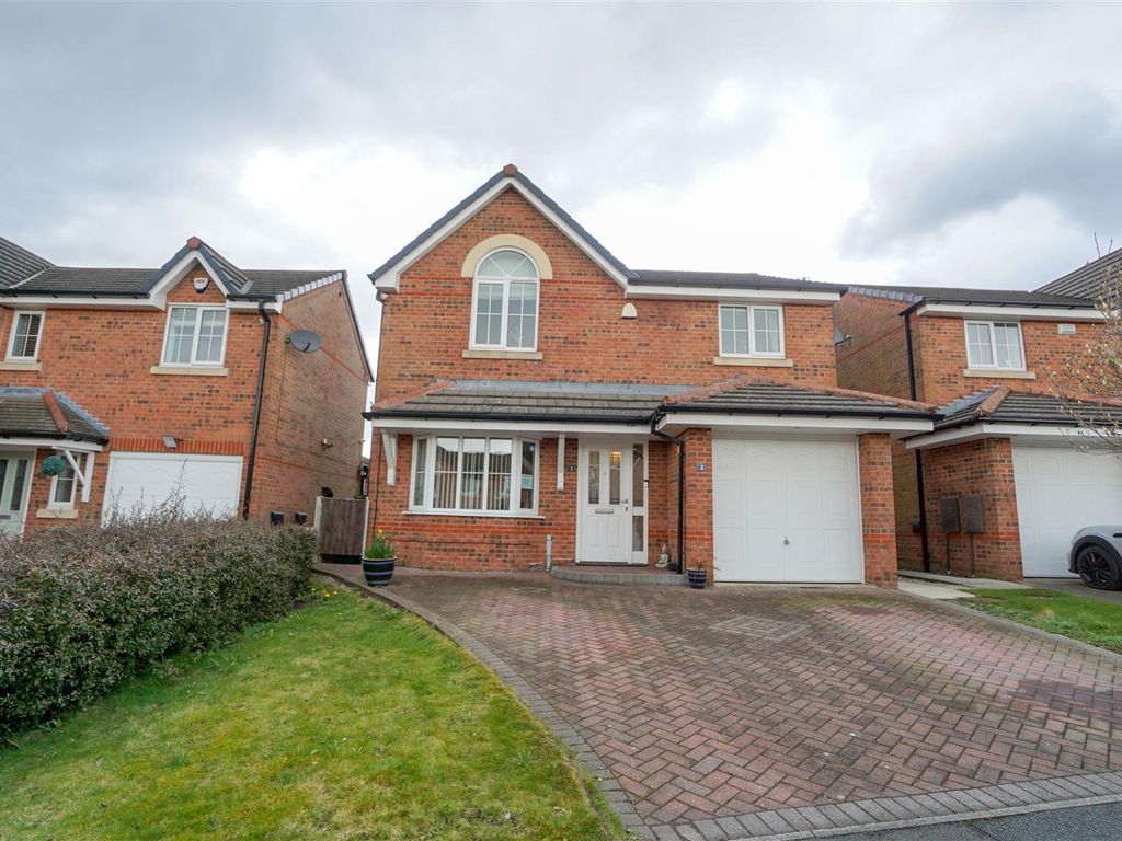 4 bed detached house for sale in Fairstead Close, Westhoughton, Bolton