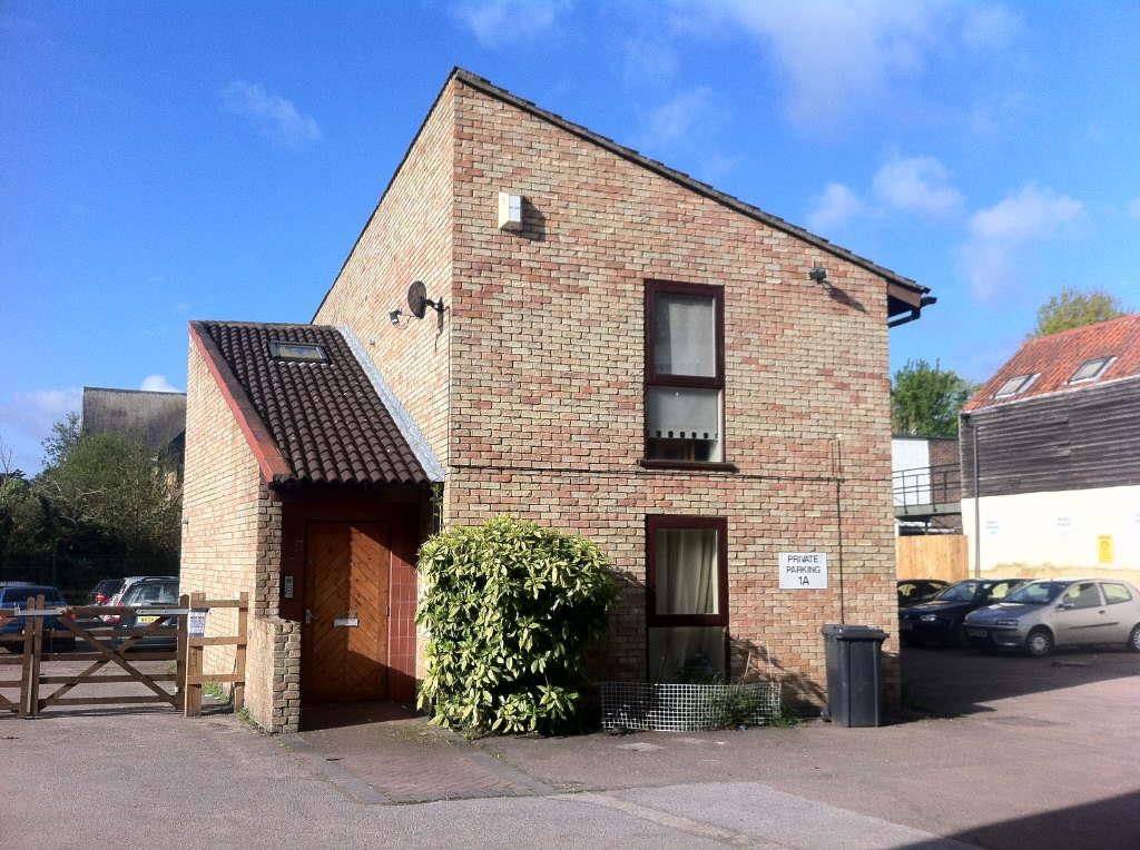 1 bed flat to rent in Wells Yard, High Street, Ware SG12, £995 pcm Zoopla