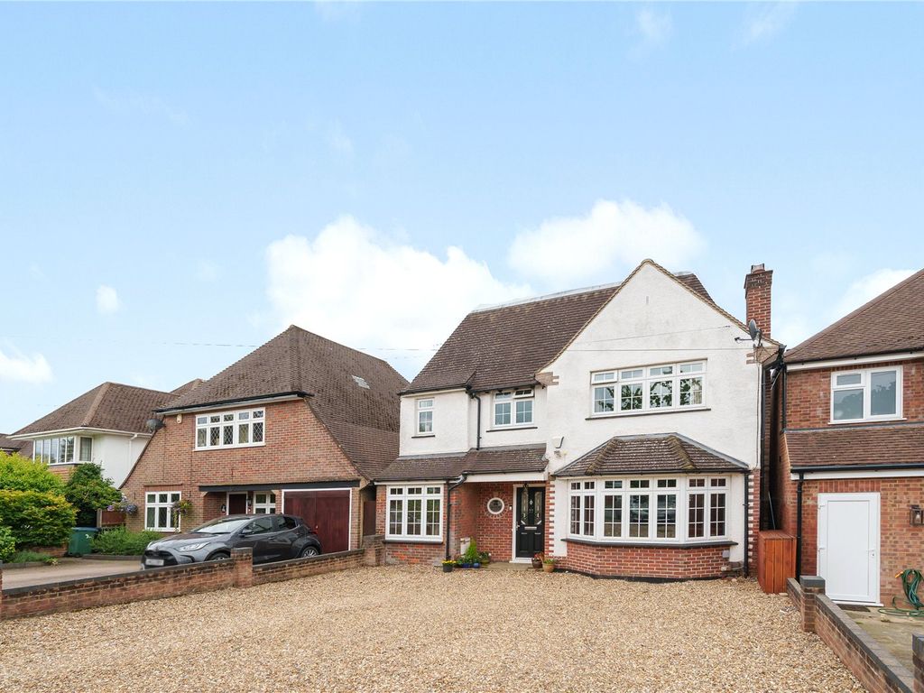 5 bed detached house for sale in The Ridgeway, Watford WD17, £1,100,000