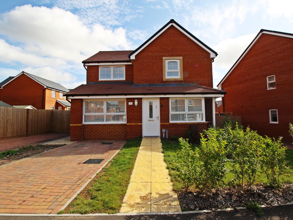 3 bed detached house for sale in Clark Drive, Chichester PO18, £525,000