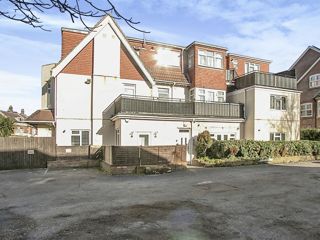 2 bed flat for sale in Sea Road, Bournemouth BH5 Zoopla
