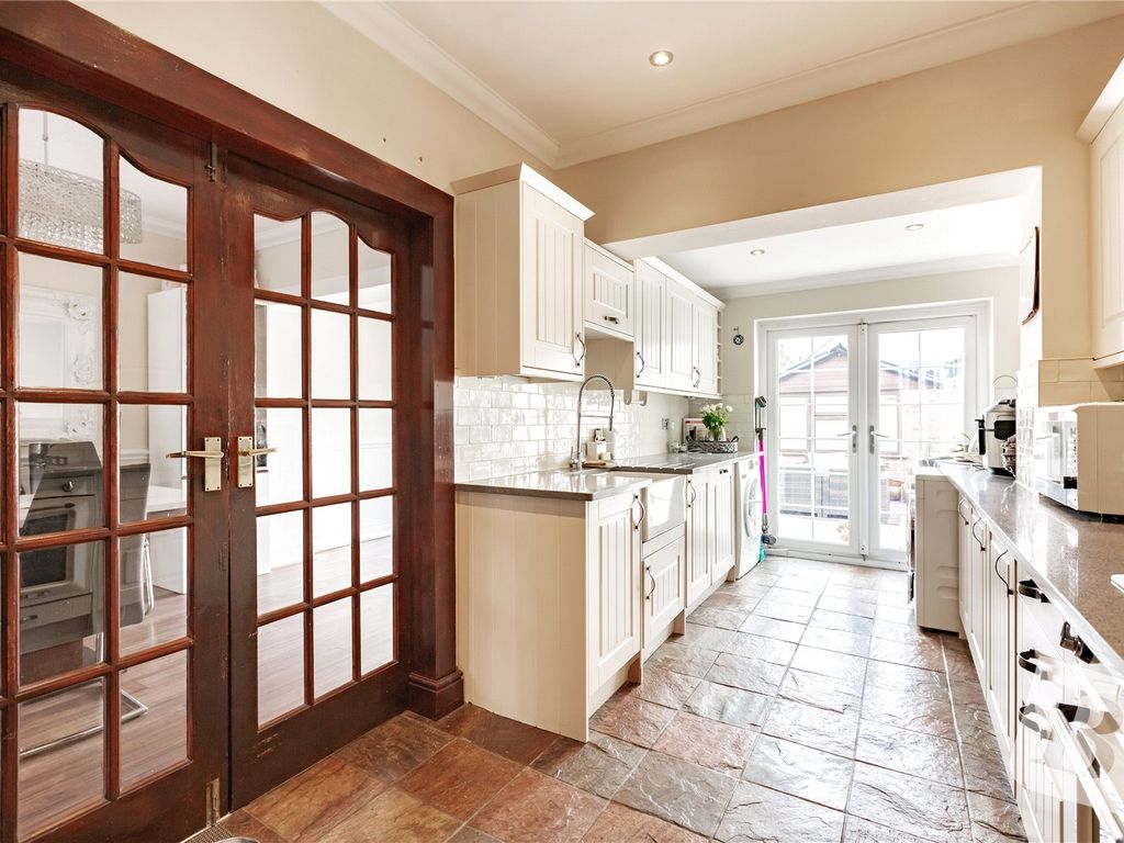 3 bed terraced house for sale in Wingletye Lane, Hornchurch RM11 Zoopla