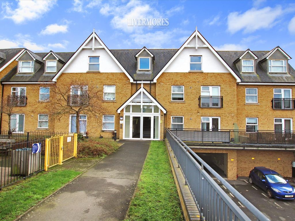 2 bed flat for sale in Tanners Close, Crayford, Kent DA1, £270,000 Zoopla