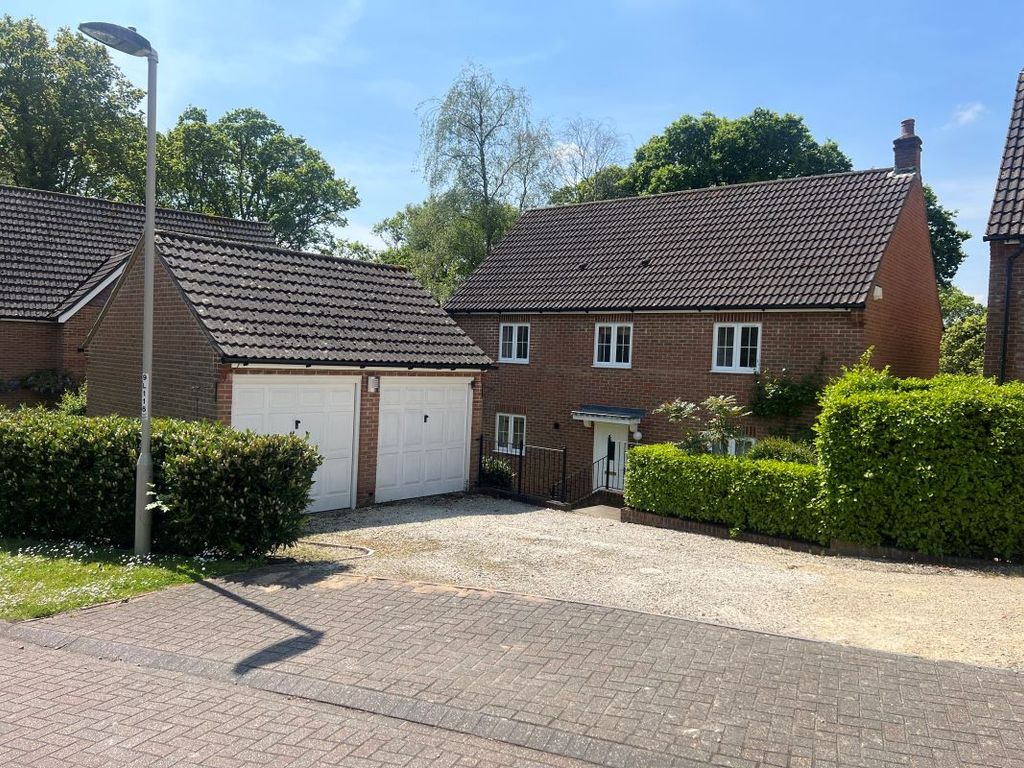 4 bed detached house for sale in 31 Little Dewlands, Verwood, Dorset