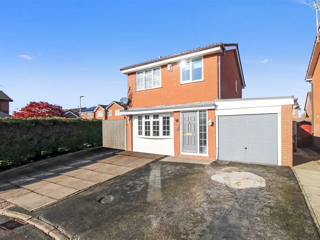 3 bed detached house for sale in Lawford Close, Leighton, Crewe CW1, £