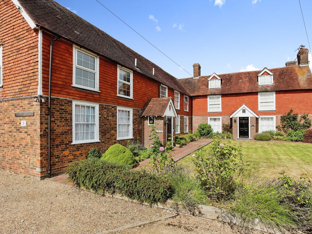 1 bed flat for sale in The Heath, Horsmonden, Tonbridge, Kent TN12, £185,000 Zoopla