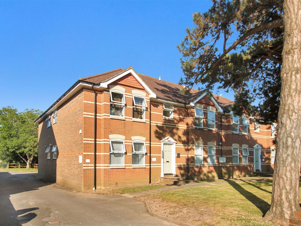 1 bed flat for sale in Woodsdale Court, Dominion Road, Worthing BN14, £