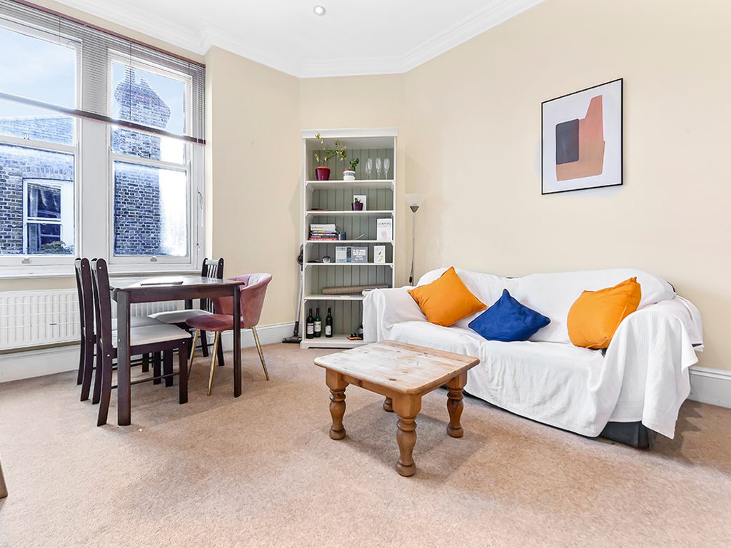 3 bed flat to rent in Prince Of Wales Drive, London SW11 Zoopla