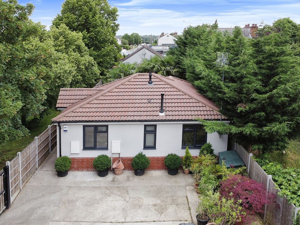 2 bed detached bungalow for sale in Westway, Chelmsford CM1 Zoopla