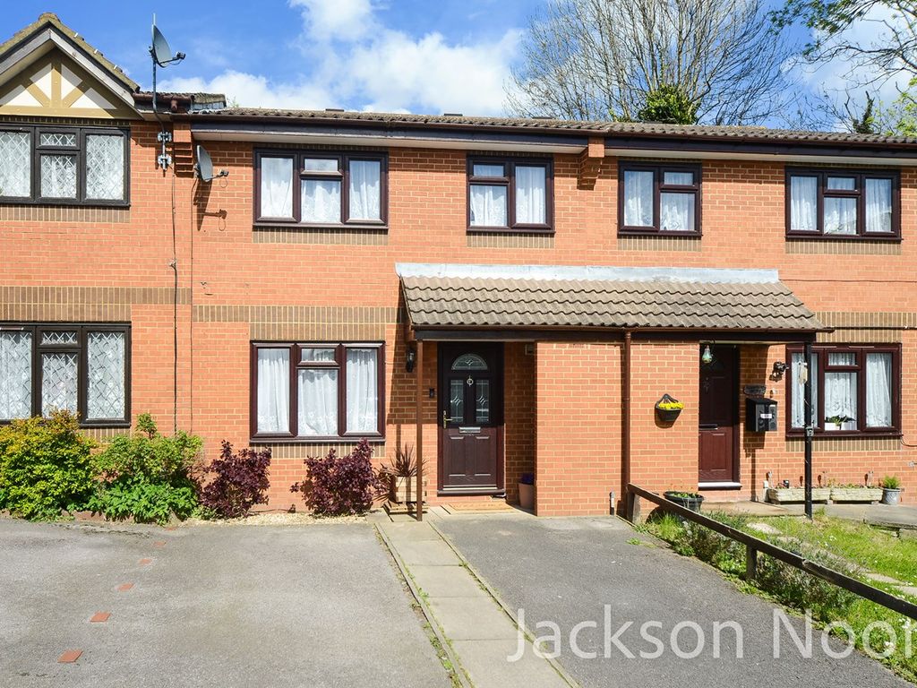 3 bed terraced house for sale in Chaffinch Close, Surbiton KT6, £