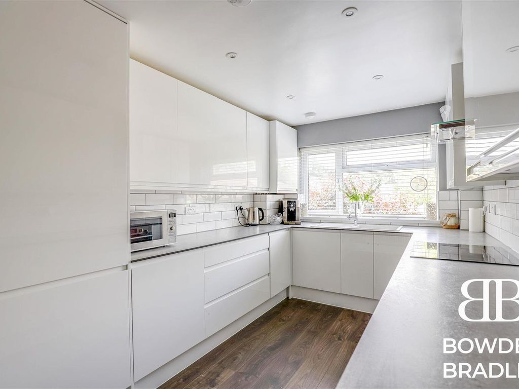 2 bed flat for sale in Aldersbrook Road, London E12 Zoopla