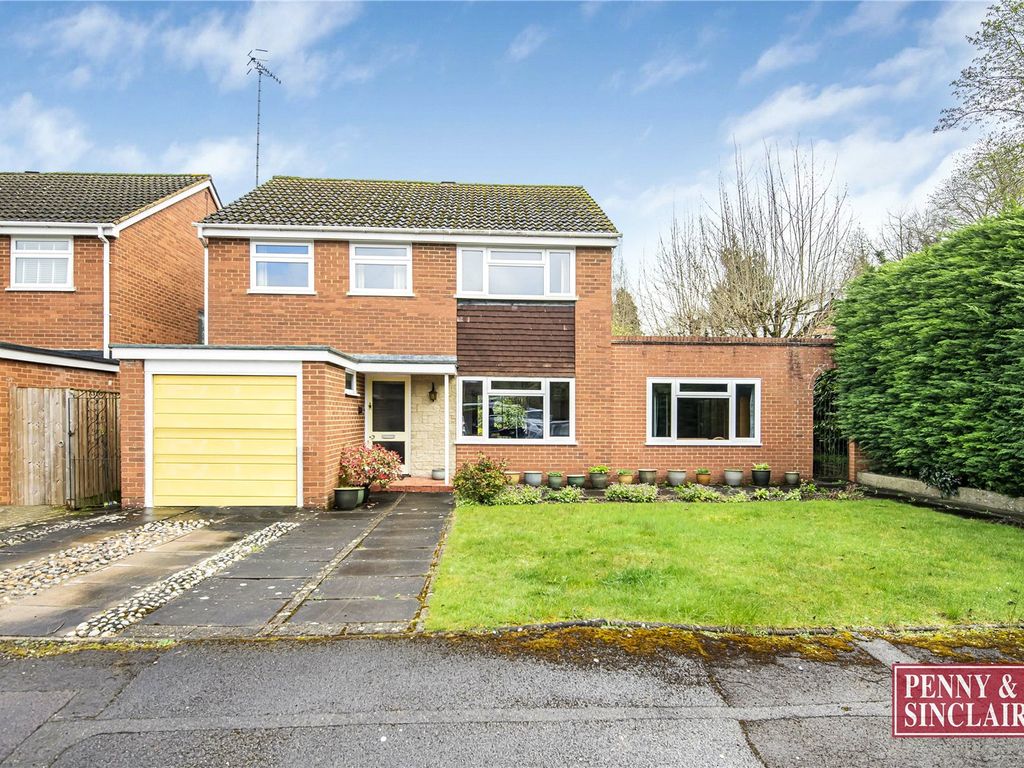 4 bed detached house for sale in St. Annes Close, HenleyOnThames RG9