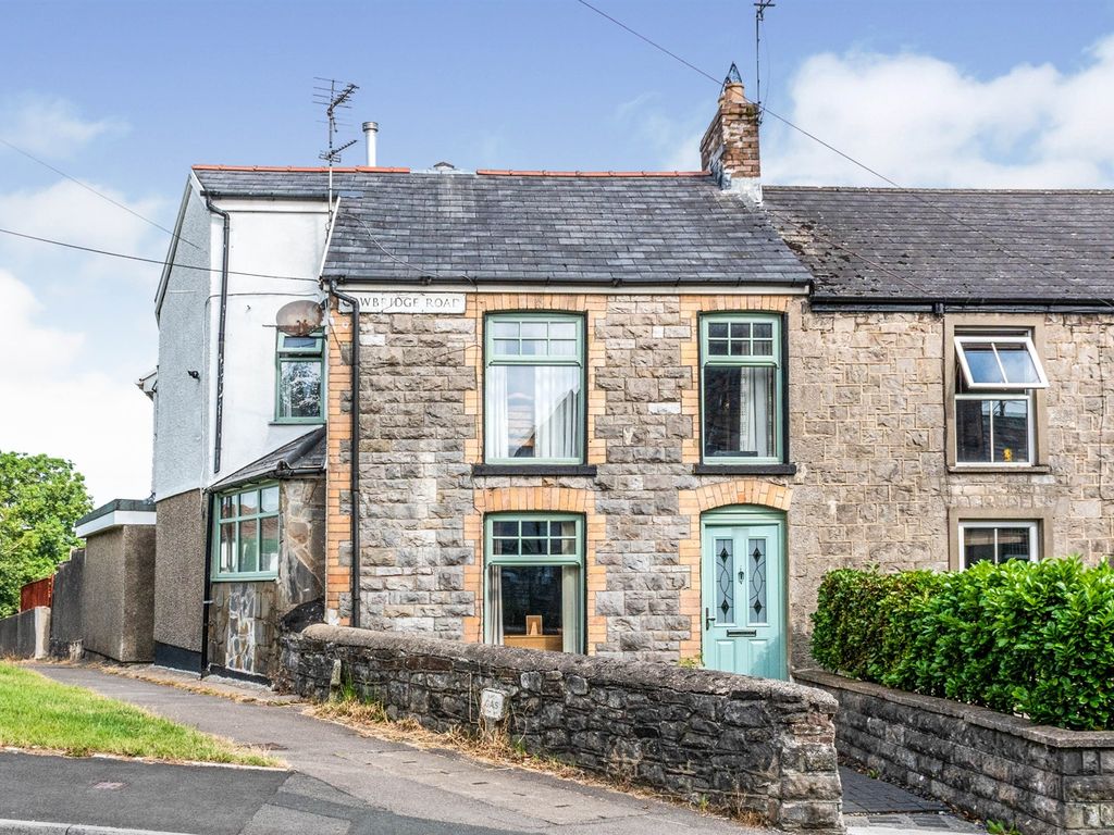 4 bed end terrace house for sale in Cowbridge Road, Brynsadler