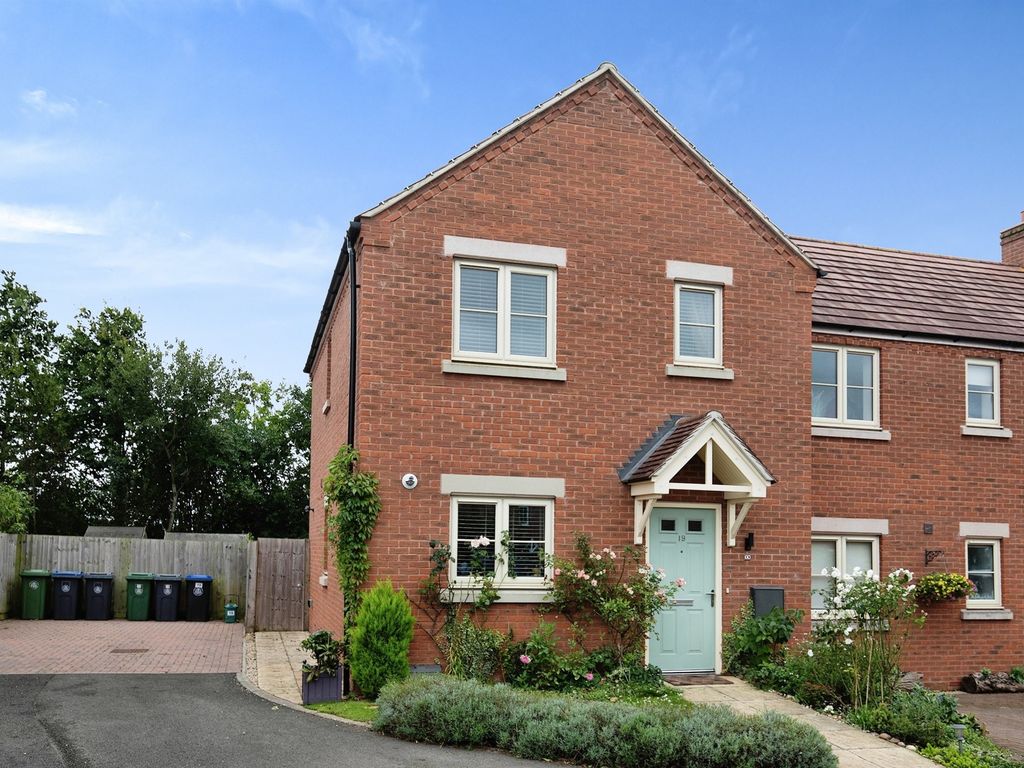 2 bed semidetached house for sale in Yeats Road, StratfordUponAvon CV37, £300,000 Zoopla