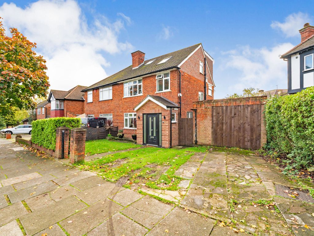 Ferrymead Gardens Greenford UB6  