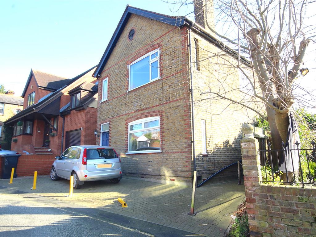 2 bed for sale in Primrose Hill, Brentwood CM14, £345,000