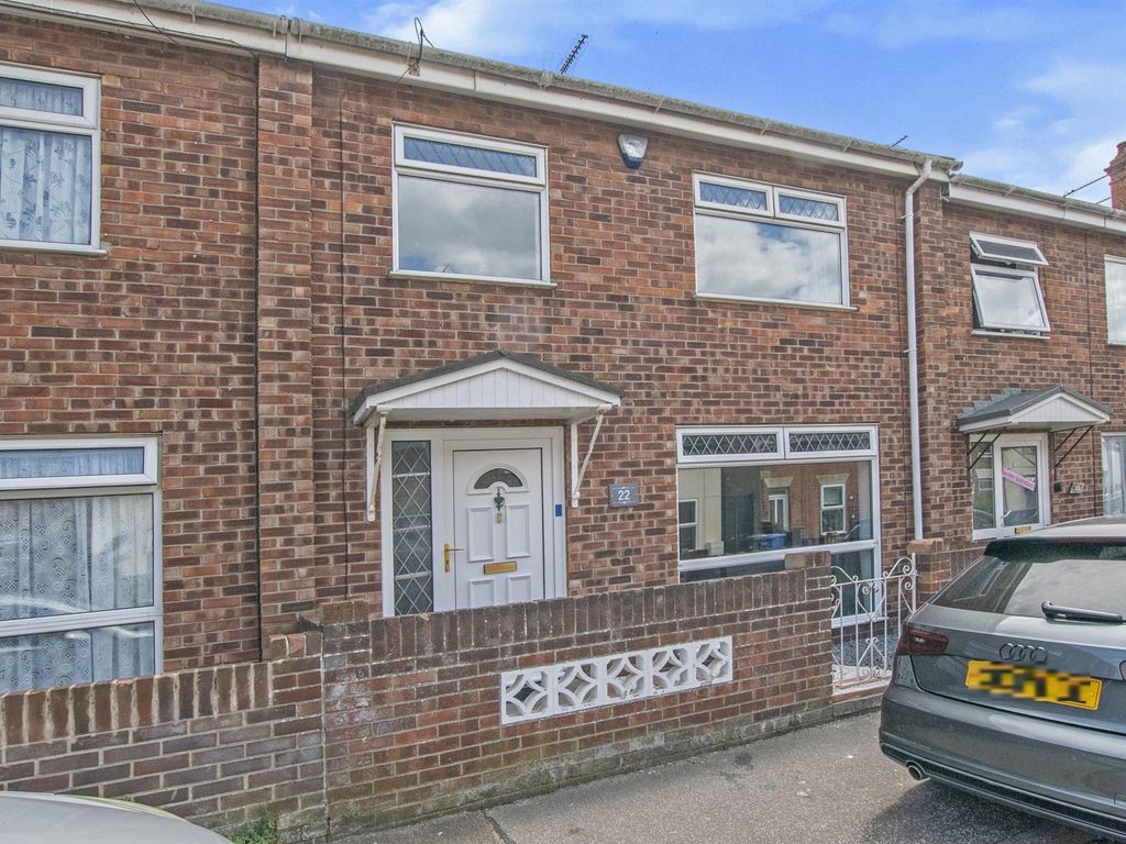 3 bed terraced house for sale in Edinburgh Road, Lowestoft NR32 Zoopla