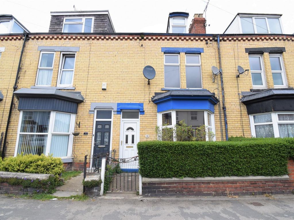 5 bed terraced house for sale in Midway Avenue, Bridlington, Yorkshire
