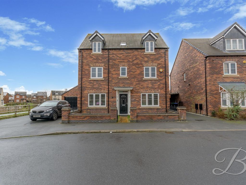 4 bed detached house for sale in Kingston Road, KirkbyInAshfield