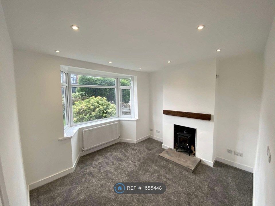 3 bed semidetached house to rent in Cheetham Hill Road, Dukinfield