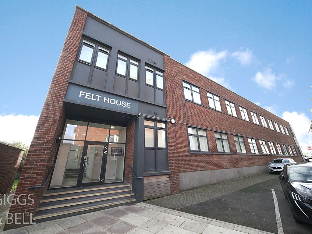 Laporte Way, Luton, Bedfordshire LU4  