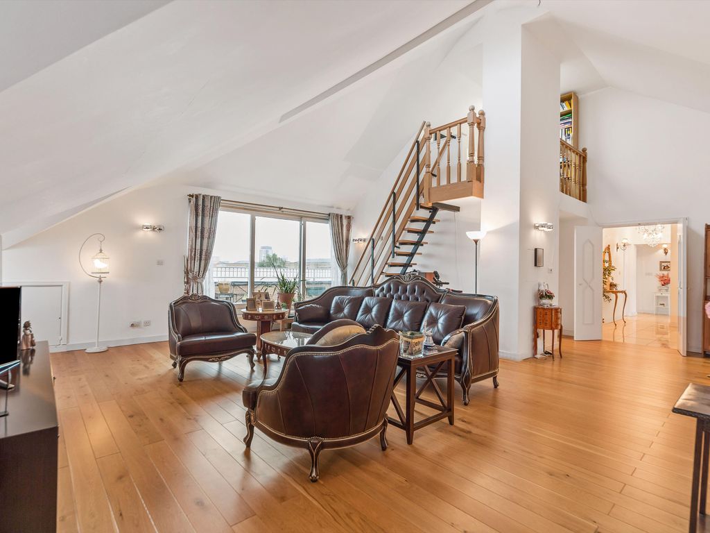 Homer Drive, London E14  