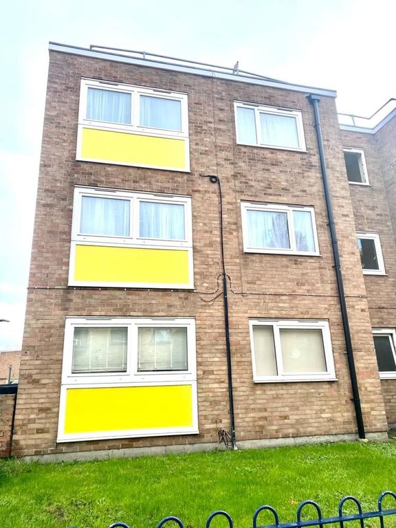 1 bed flat to rent in Harts Lane, Barking IG11, £1,475 pcm Zoopla