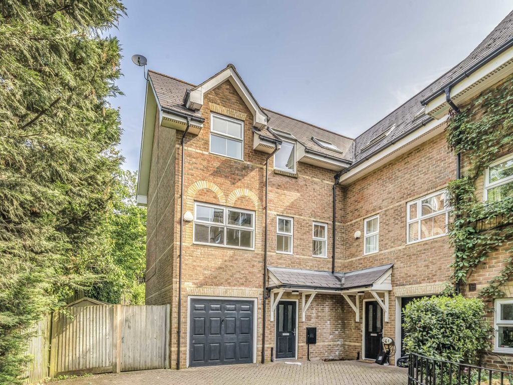 4 bed property for sale in Hayes Grove, London SE22 Zoopla