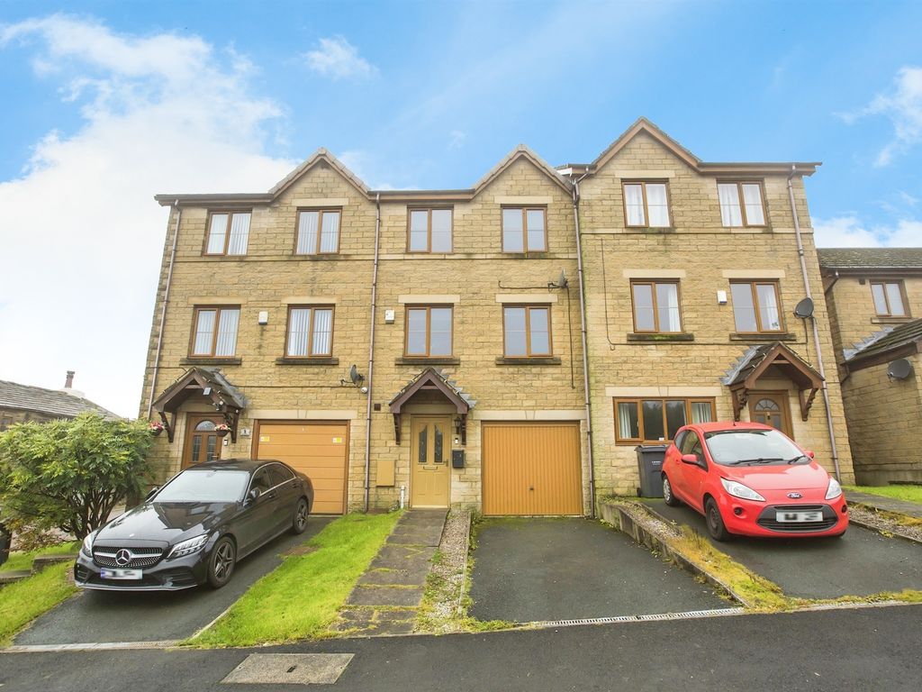 3 bed town house for sale in Seven Acres, Denholme, Bradford BD13, £