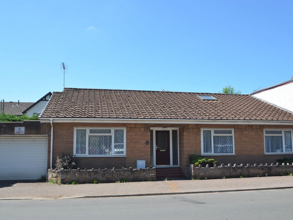 5 bed bungalow for sale in Exeter Road, Cullompton, Devon EX15 Zoopla