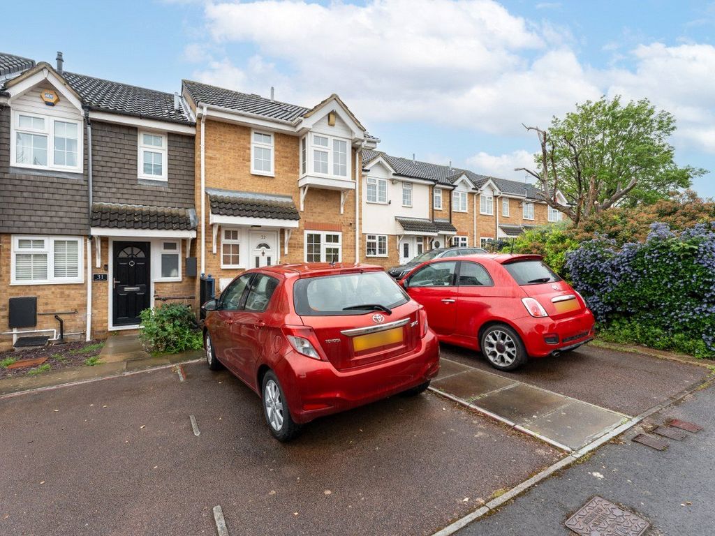 3 bed end terrace house for sale in Groveside Close, Carshalton, Surrey