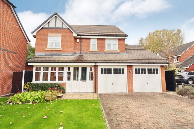 4 bed detached house for sale in Godolphin Close, Ellesmere Park