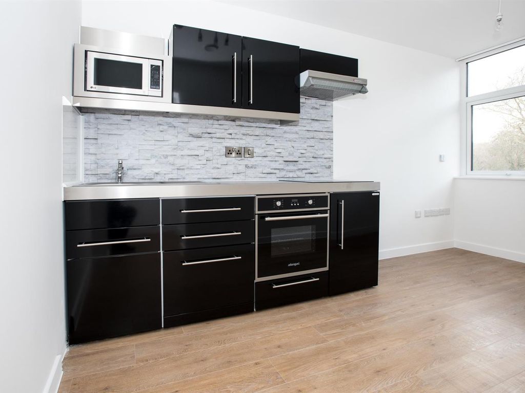 1 bed flat to rent in Platform Road, Ocean Village, Southampton SO14, £750 pcm Zoopla