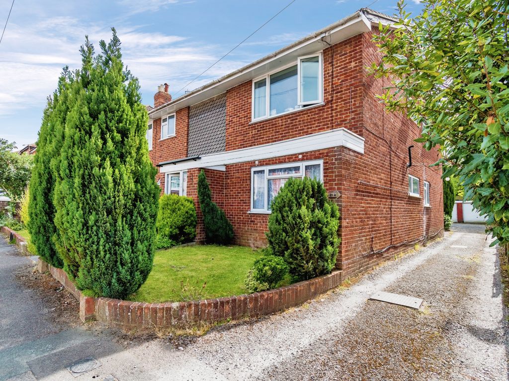 2 bed flat for sale in Ash Tree Road, Southampton, Hampshire SO18 Zoopla