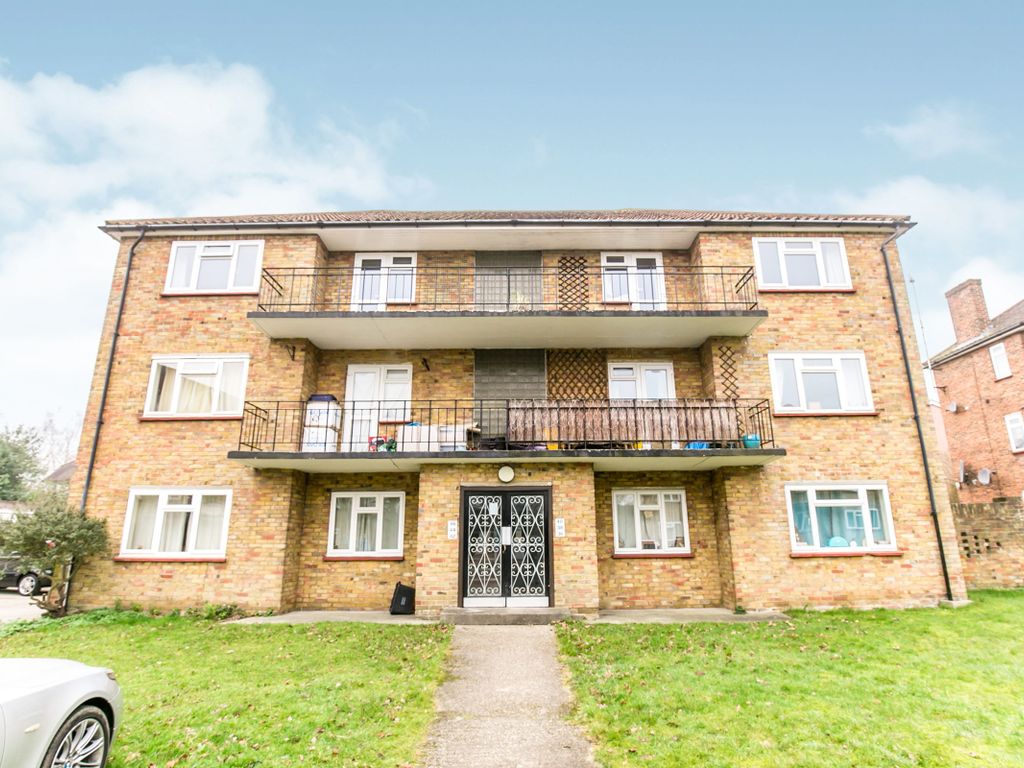 2 bed flat to rent in Courts Road, Earley, Reading RG6 Zoopla