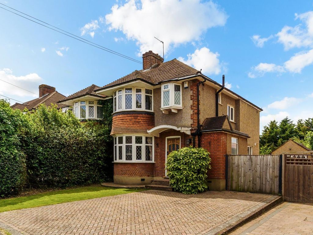 3 bed semidetached house for sale in Elmwood Drive, Stoneleigh, Epsom