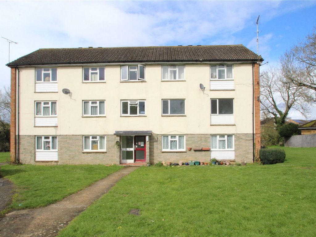 2 bed flat for sale in Pightle Crescent, Buckingham MK18 Zoopla