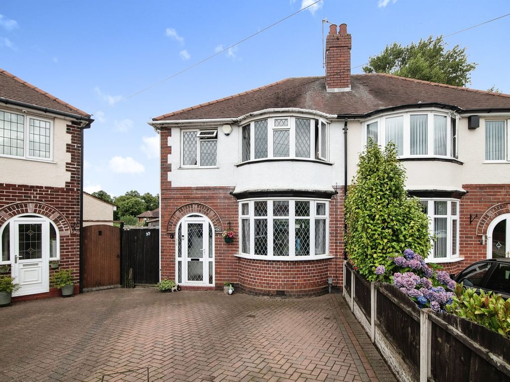 3 bed semidetached house for sale in Alton Grove, West Bromwich B71, £