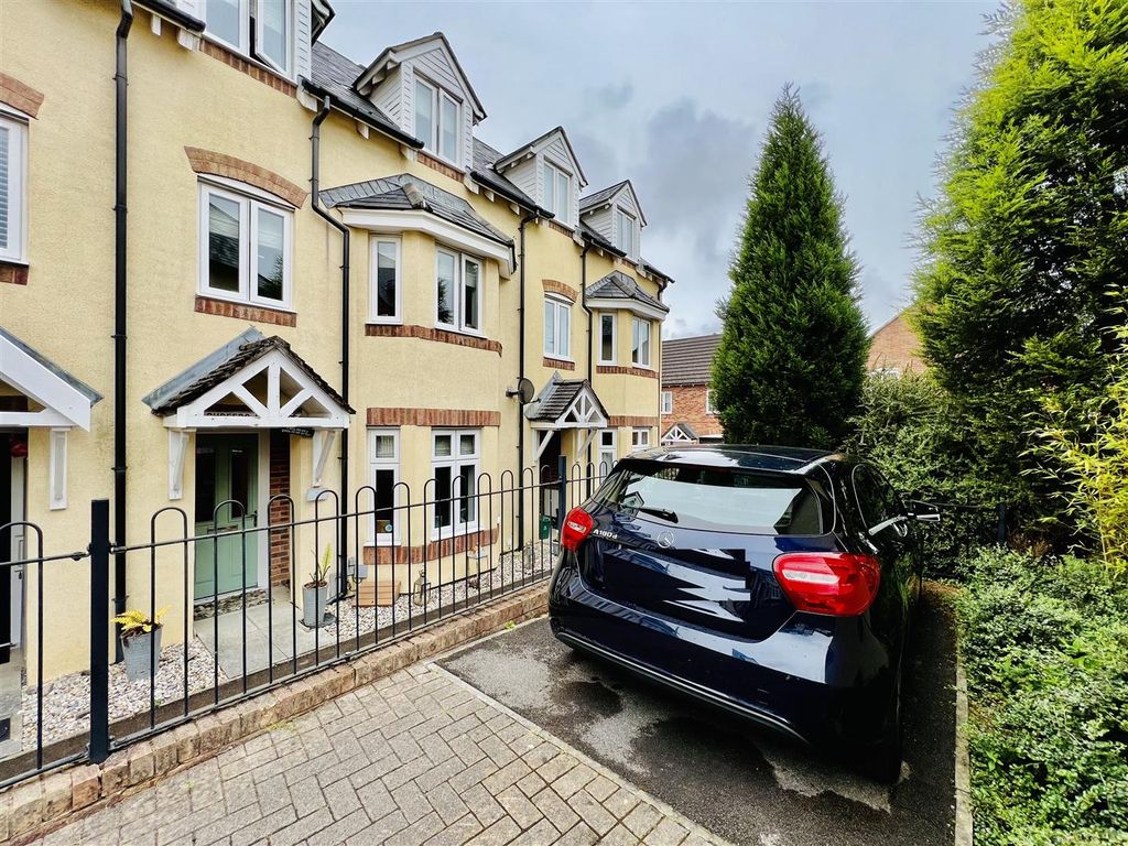3 bed town house for sale in Tir Y Farchnad, Gowerton, Swansea SA4 Zoopla