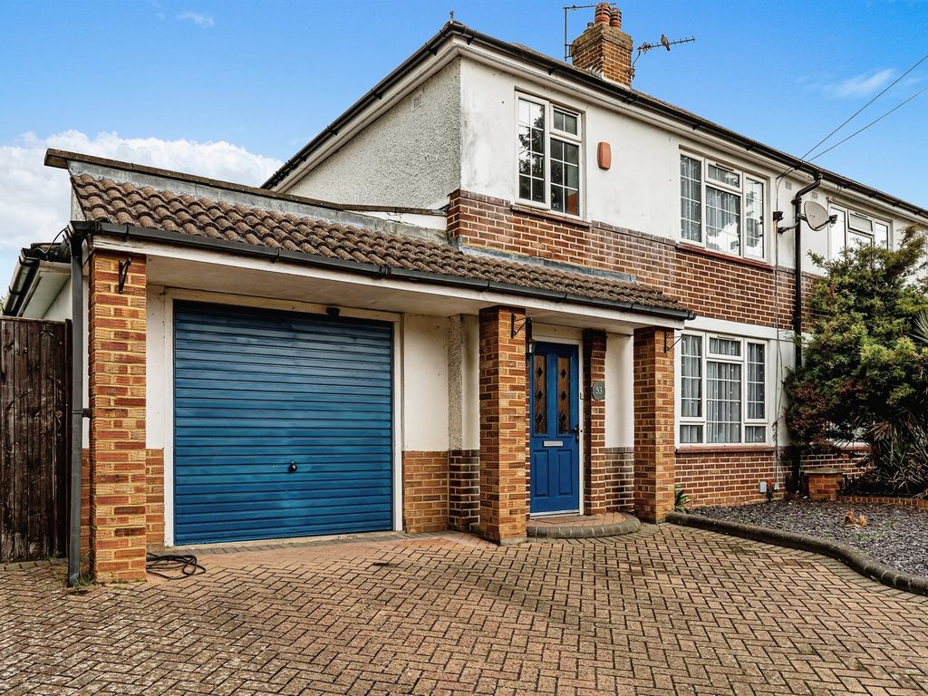 3 bed semidetached house for sale in Windermere Way, Burnham, Slough