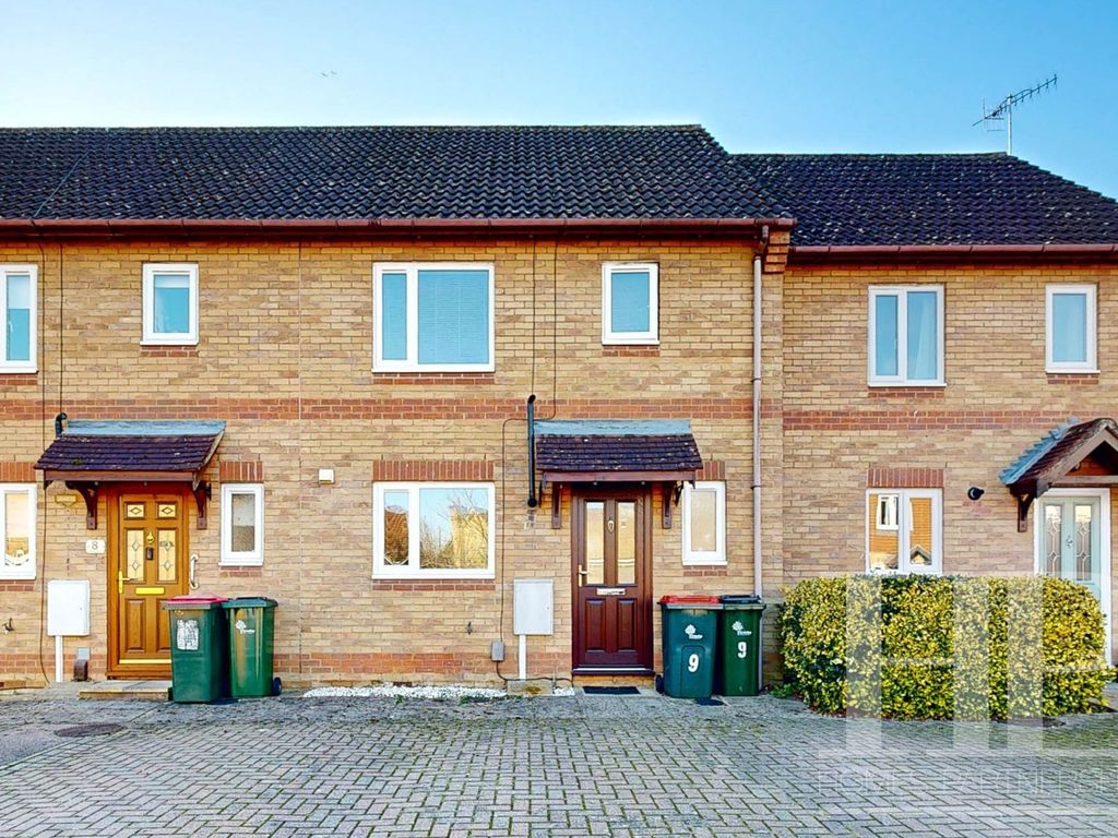 2 bed terraced house to rent in Marshall Road, Maidenbower RH10, £1,450