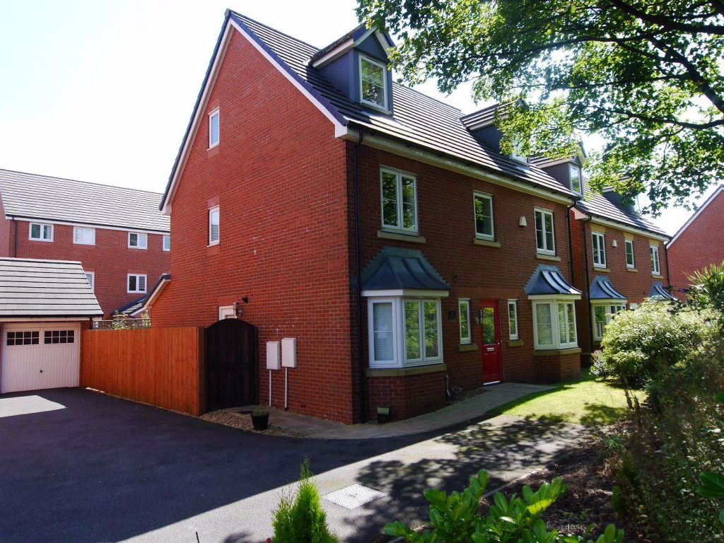 5 bed detached house to rent in Hartley Green Gardens, Billinge, Wigan